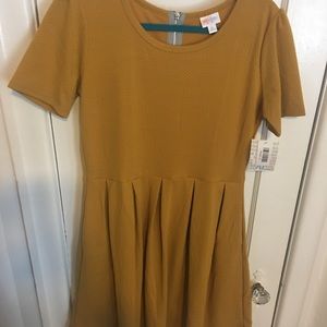 NWT- mustard Amelia LLR